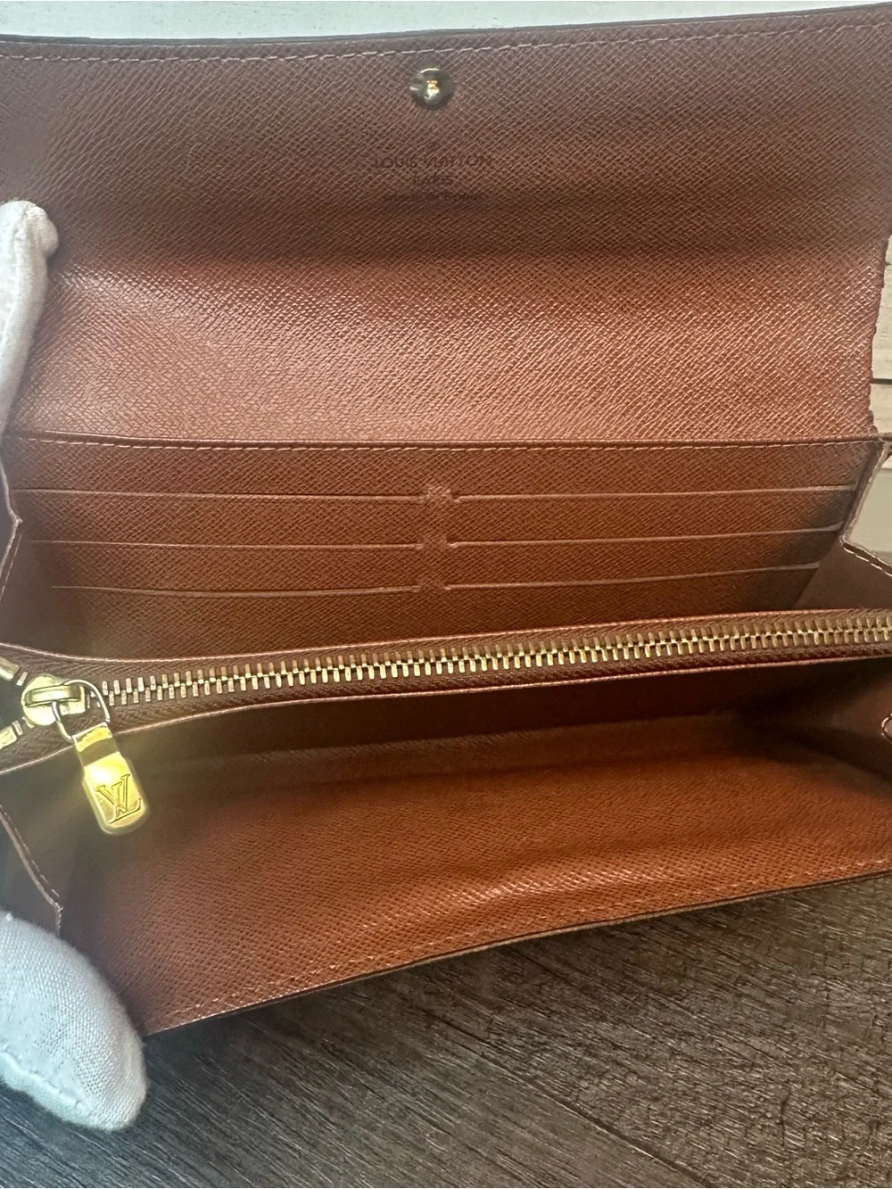 Louis Vuitton Monogram Sarah Wallet - Picture 5 of 13